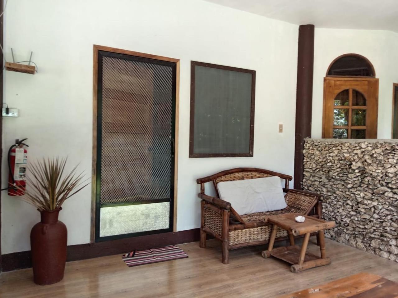 Chelle'S Guesthouse And Backpackers Siquijor Εξωτερικό φωτογραφία