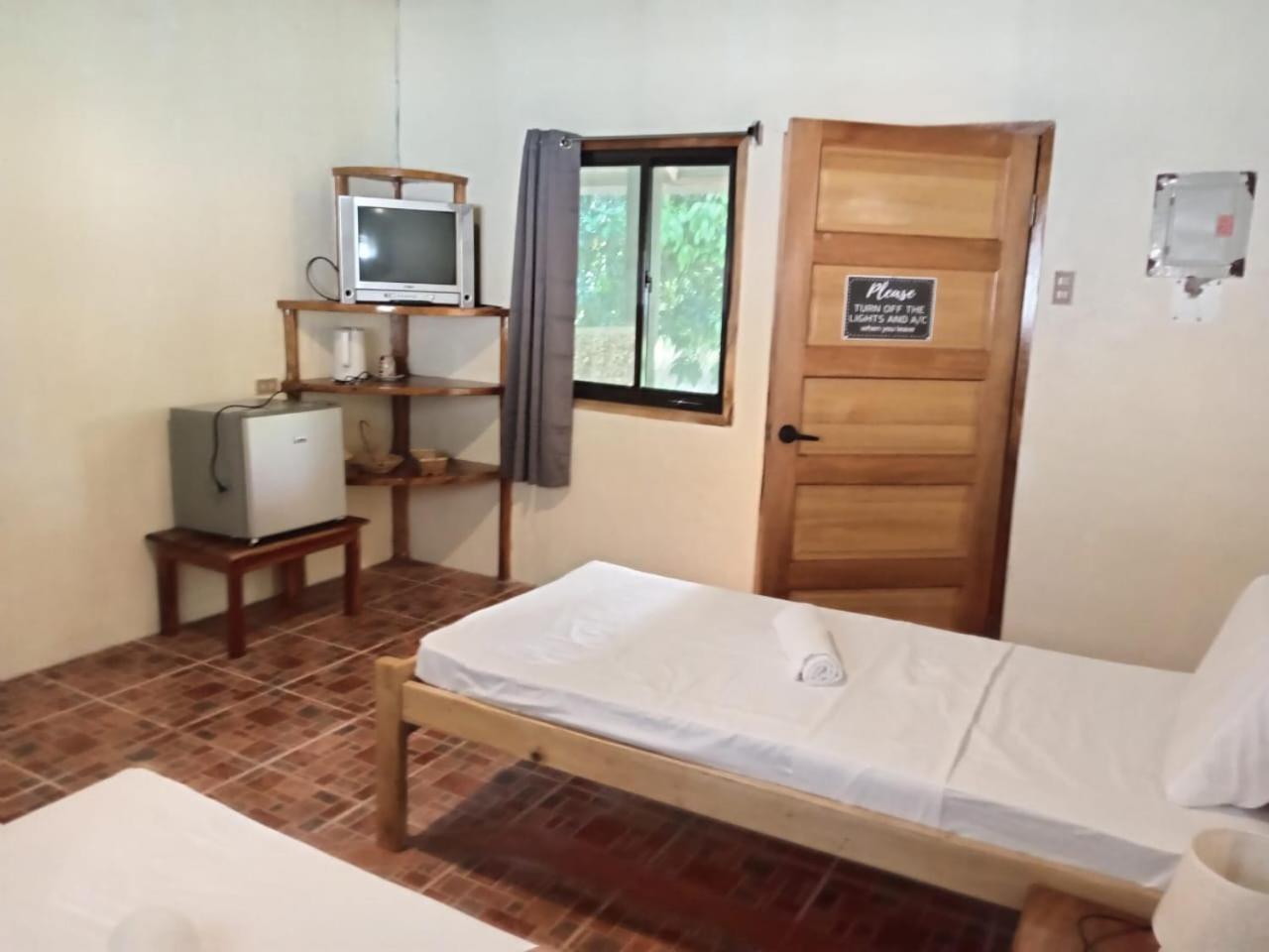 Chelle'S Guesthouse And Backpackers Siquijor Εξωτερικό φωτογραφία
